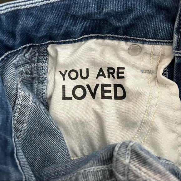 AMO Willa Slim Flare Jeans in Grateful - Picture 9 of 11